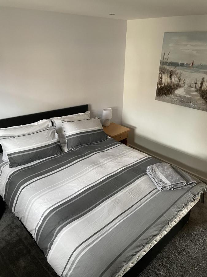 לאנלי Beach Front Ground Floor Apartment מראה חיצוני תמונה